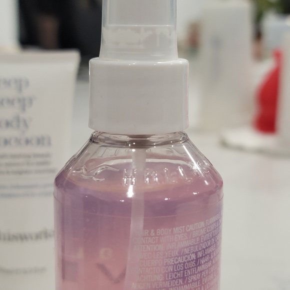 Beauty Bundle set of 4, 2 sprays and 2 creams - Picture 15 of 17